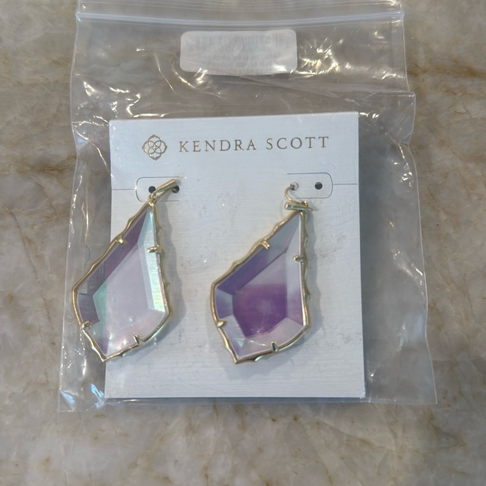 Kendra Scott earrings never worn